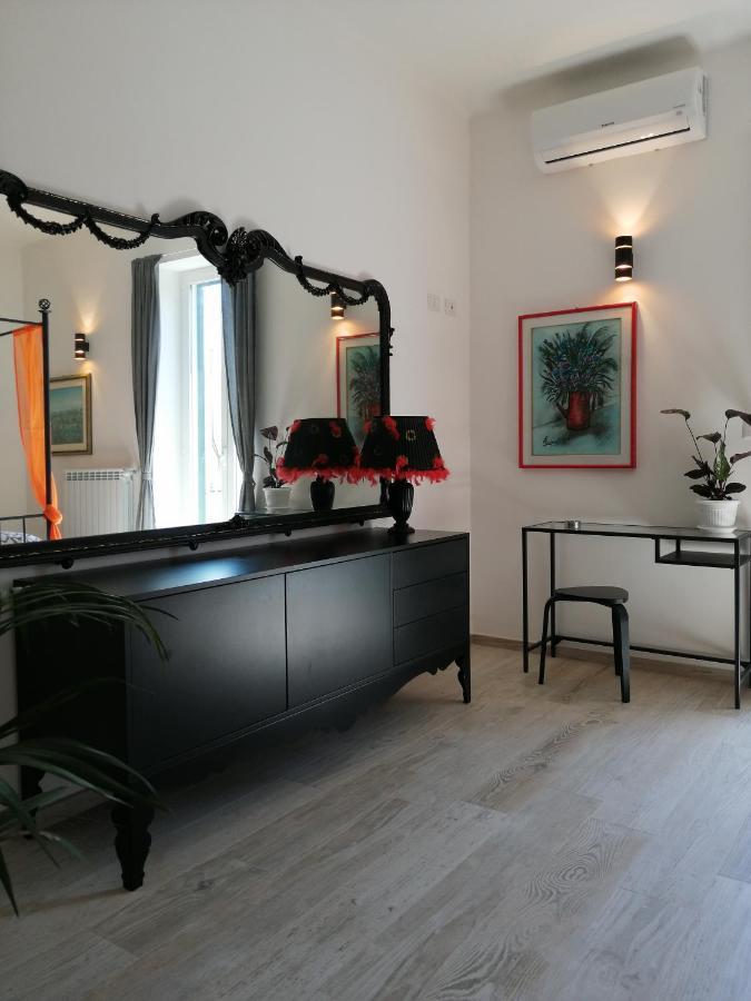 Apartamento Love Mirrors And Flowers - Affitti Brevi Italia Bari Exterior foto