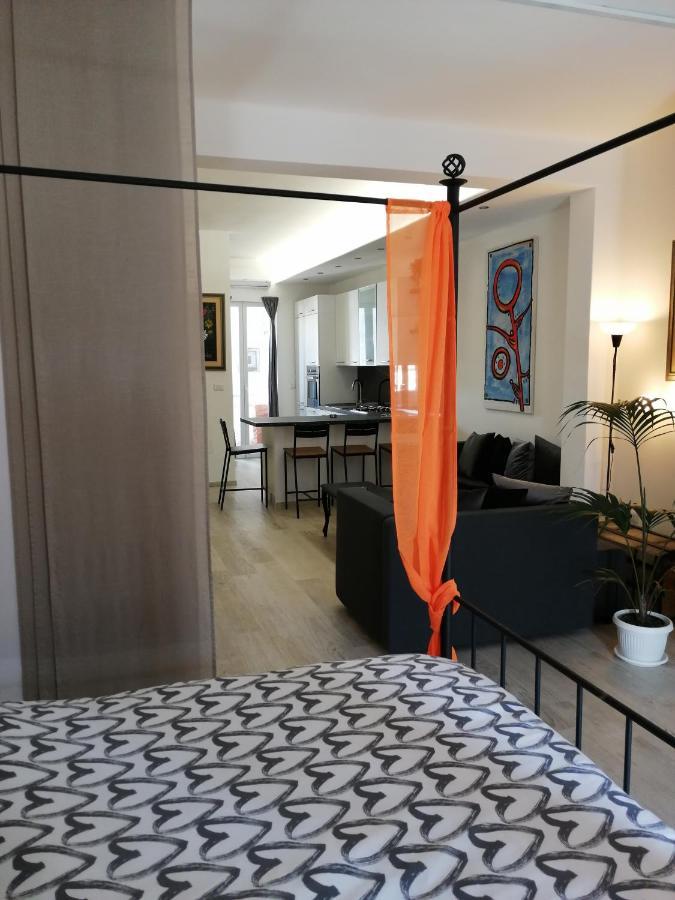 Apartamento Love Mirrors And Flowers - Affitti Brevi Italia Bari Exterior foto